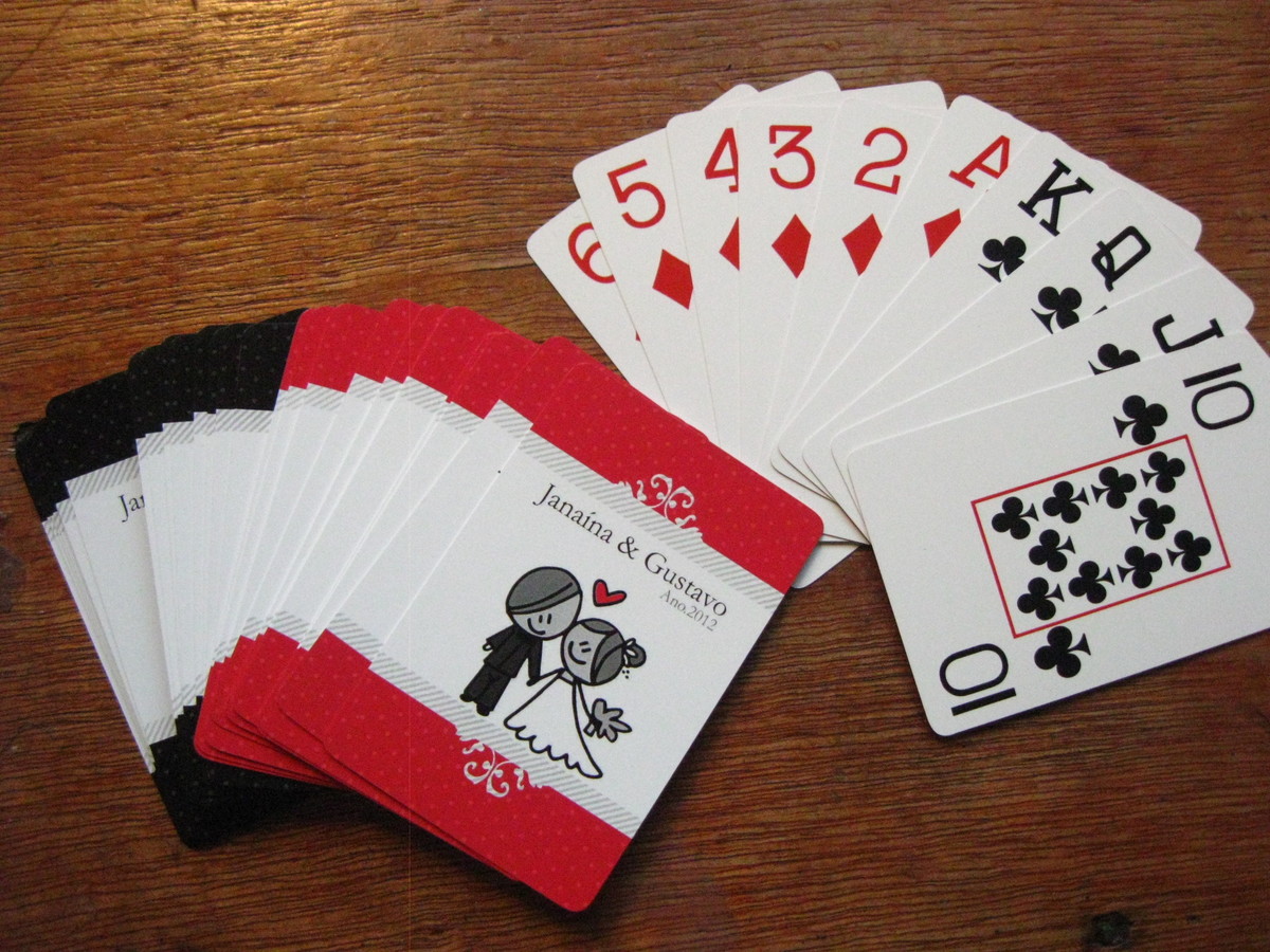 Impressione seus amigos com truques de baralho