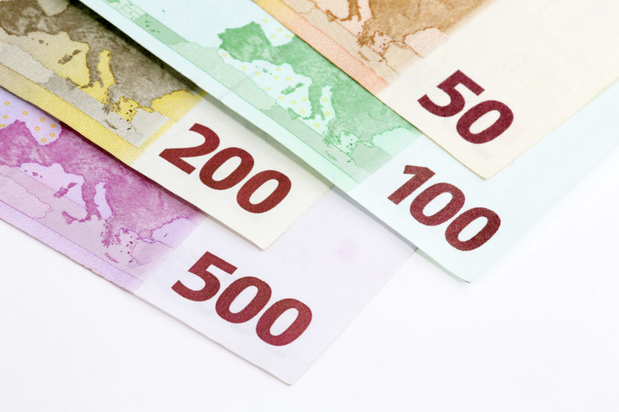 Verwenden Sie den Kreditrechner von Finance Scout 24 mit der Bestzins- Grarantie