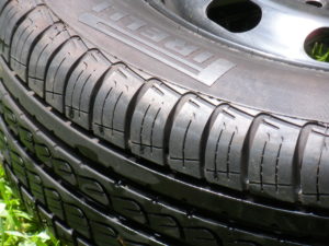 Son mejores las ruedas anchas o las ruedas angostas?