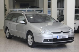 A la hora de comprar seminuevos coches, revisarlos minuciosamente es clave