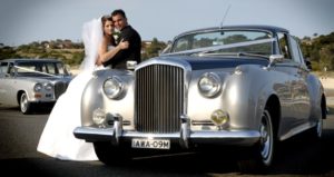 Alquilar coches antiguos, es darle un toque de elegancia y glamour a la boda