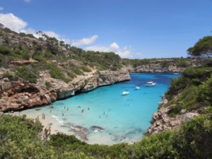 Donde ir a la playa en agosto? Caló des Moro en Mallorca es un bello destino