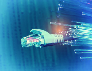 Encuentra las tarifas más económicas para contratar fibra óptica