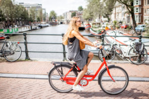 Amsterdam: Cómo descubrir la ciudad en bicicleta y no morir en el intento