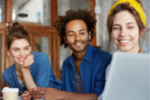 Campos de trabajo internacionales en verano: Todo lo que necesitas saber