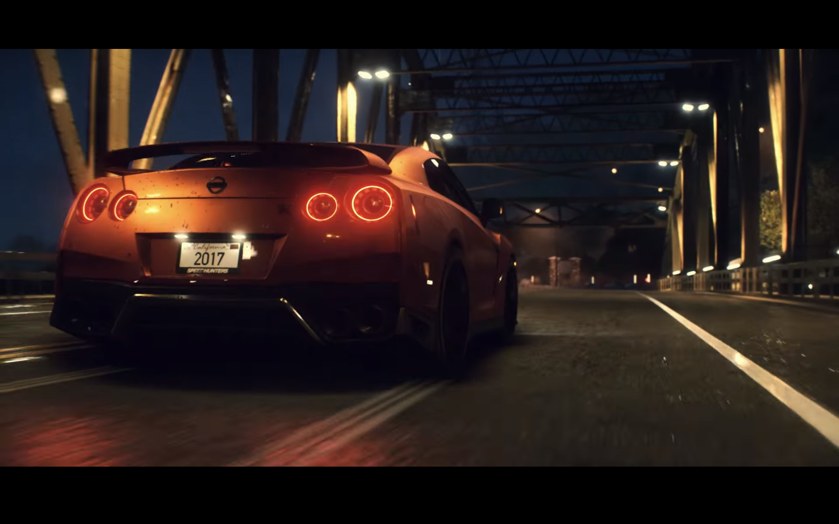La nissan GTR 2017 a des sacrés pare chocs et un intérieur incroyable