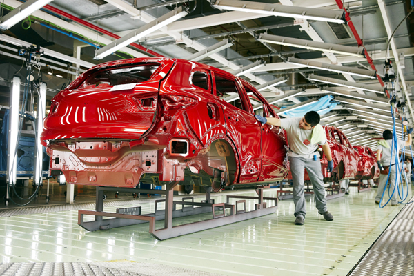 En Espagne avec Renault : créations d'emplois, régression sociale et nouveau modèle