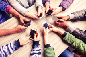 How do pay monthly phones work?