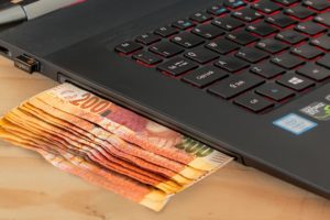 Online Loans With Minimal Risk