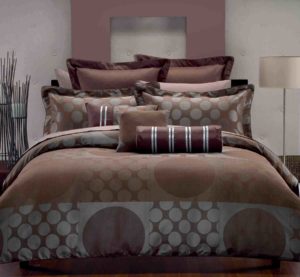 Improve the Quality of your Bedroom with Comforter Sets